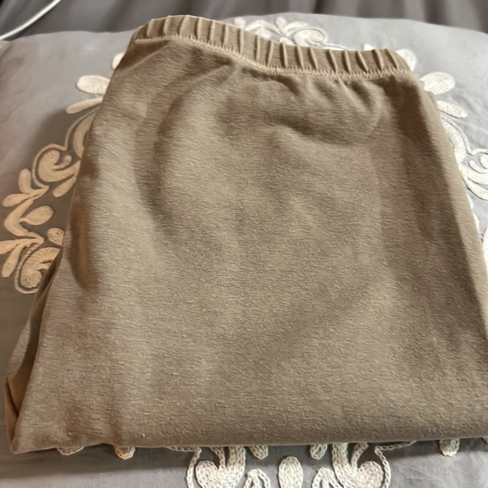 Skims Outdoor Leggings - Picture 7 of 8